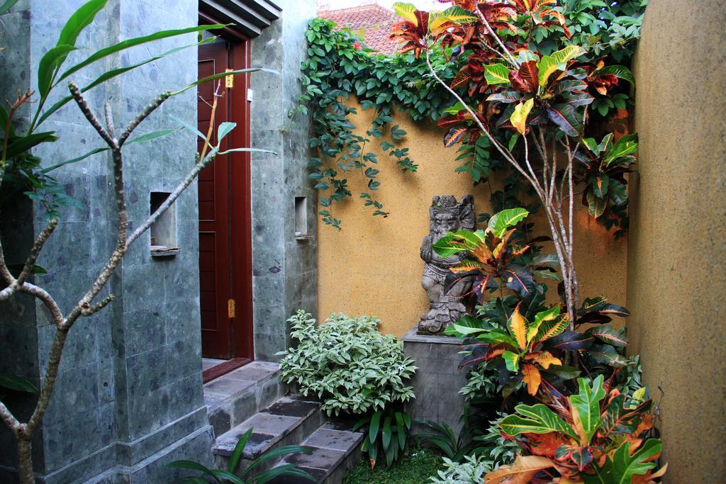 Royani Villa Sukawati  Exterior photo