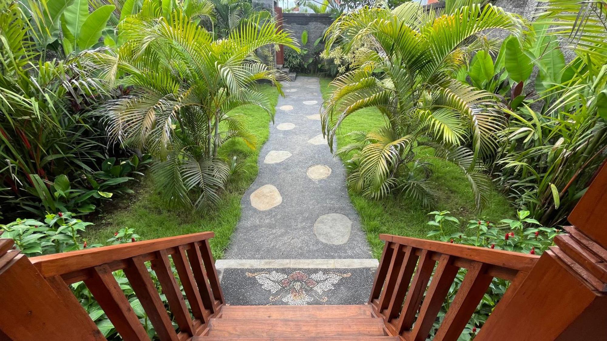 Royani Villa Sukawati  Exterior photo